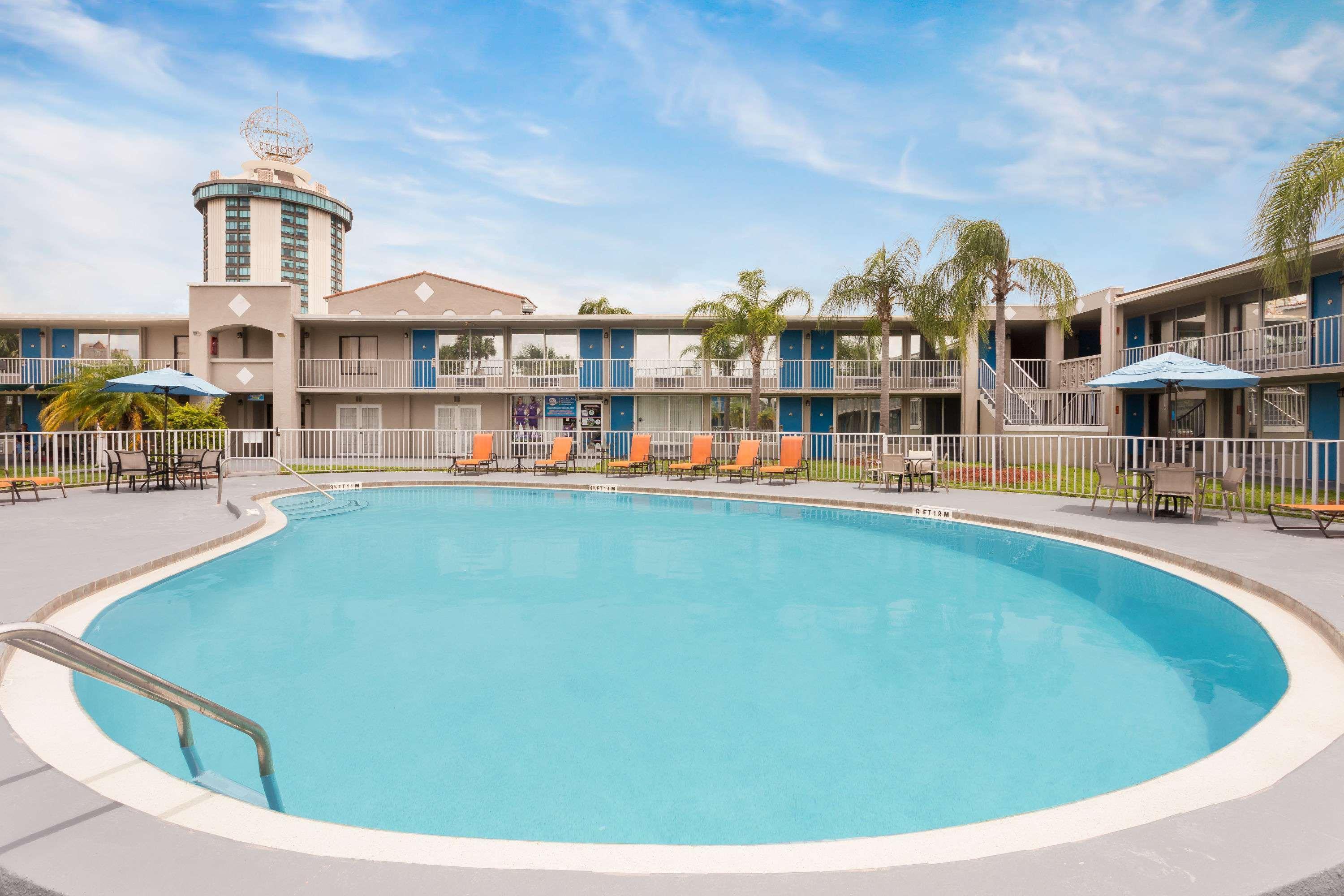 Howard Johnson By Wyndham Orlando-International Drive Exterior photo