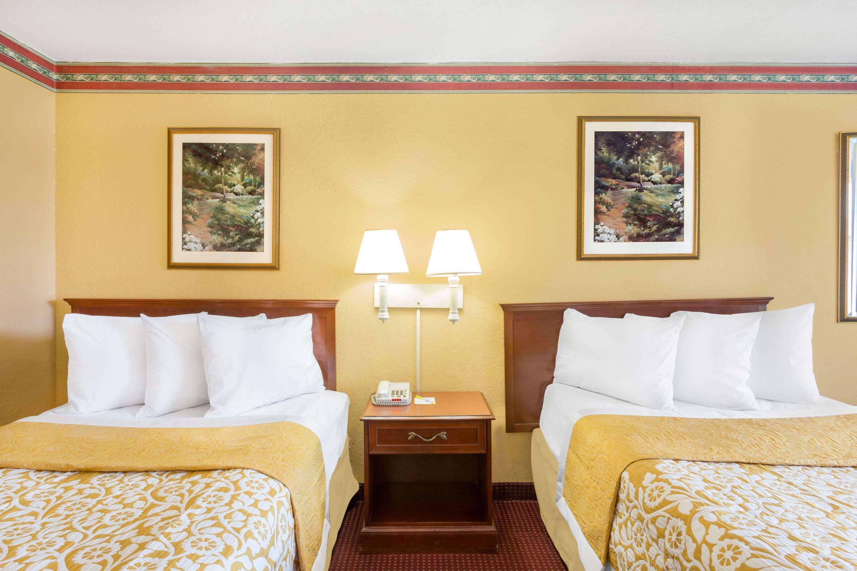 Howard Johnson By Wyndham Orlando-International Drive Exterior photo