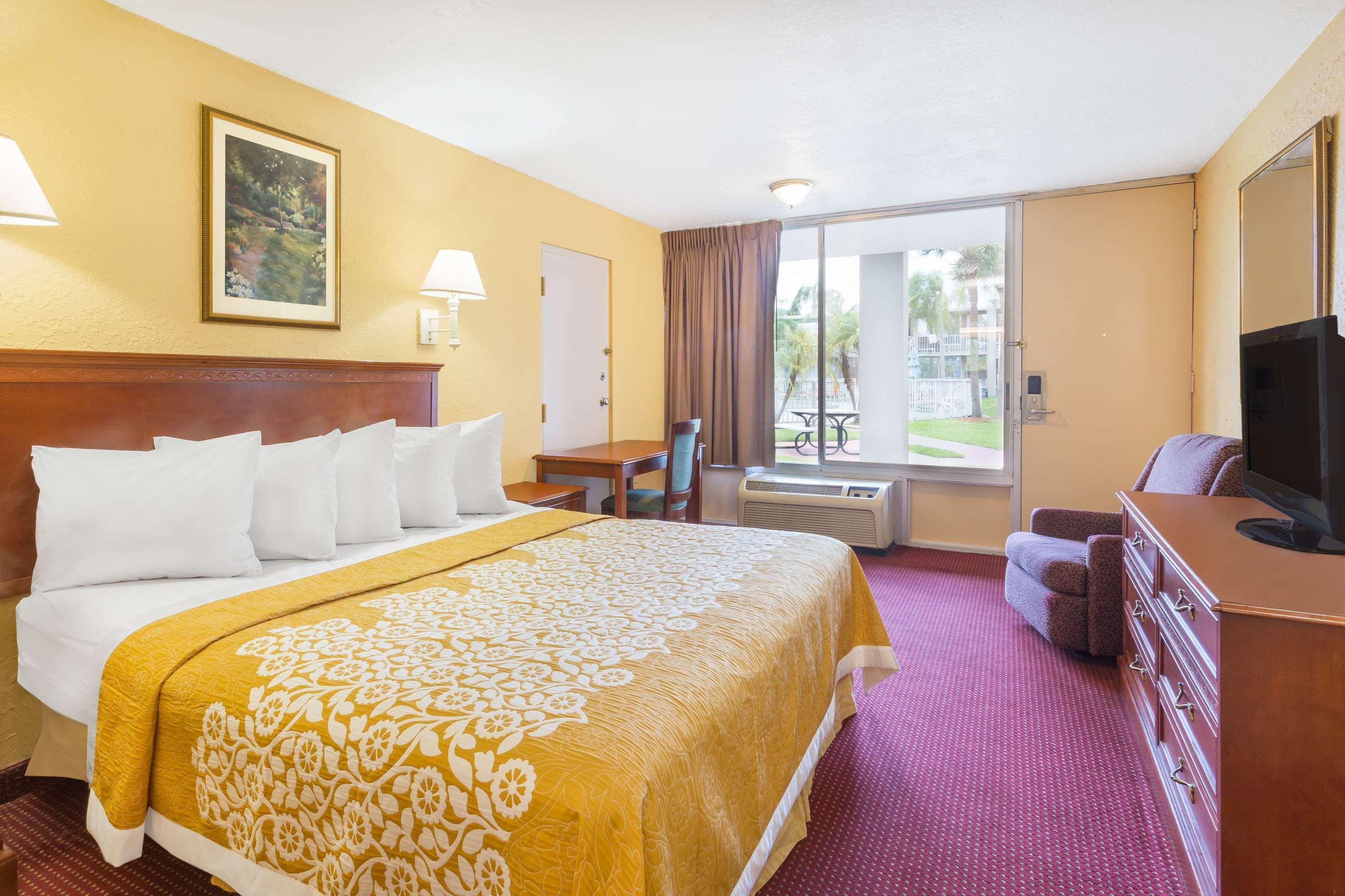 Howard Johnson By Wyndham Orlando-International Drive Exterior photo