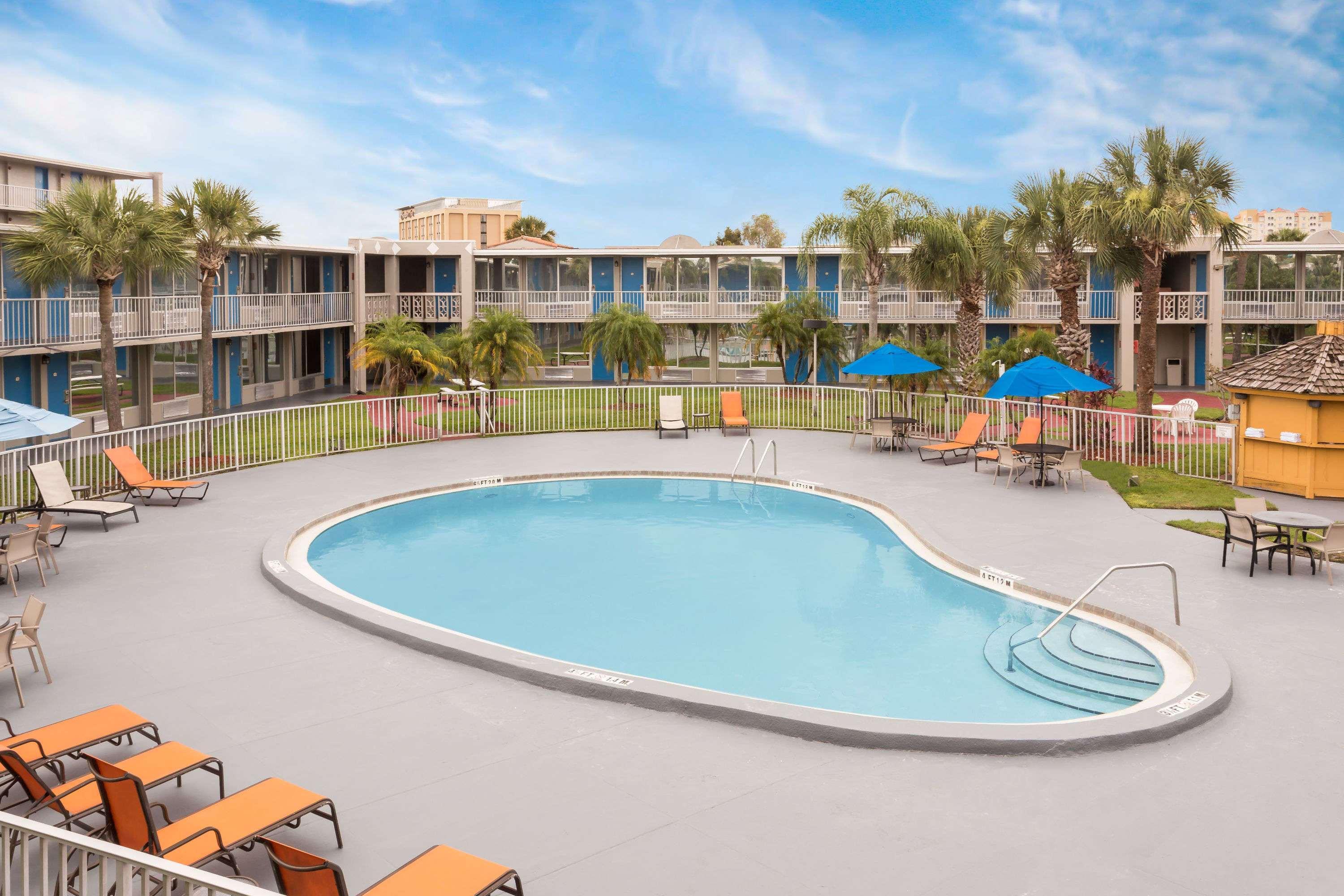 Howard Johnson By Wyndham Orlando-International Drive Exterior photo