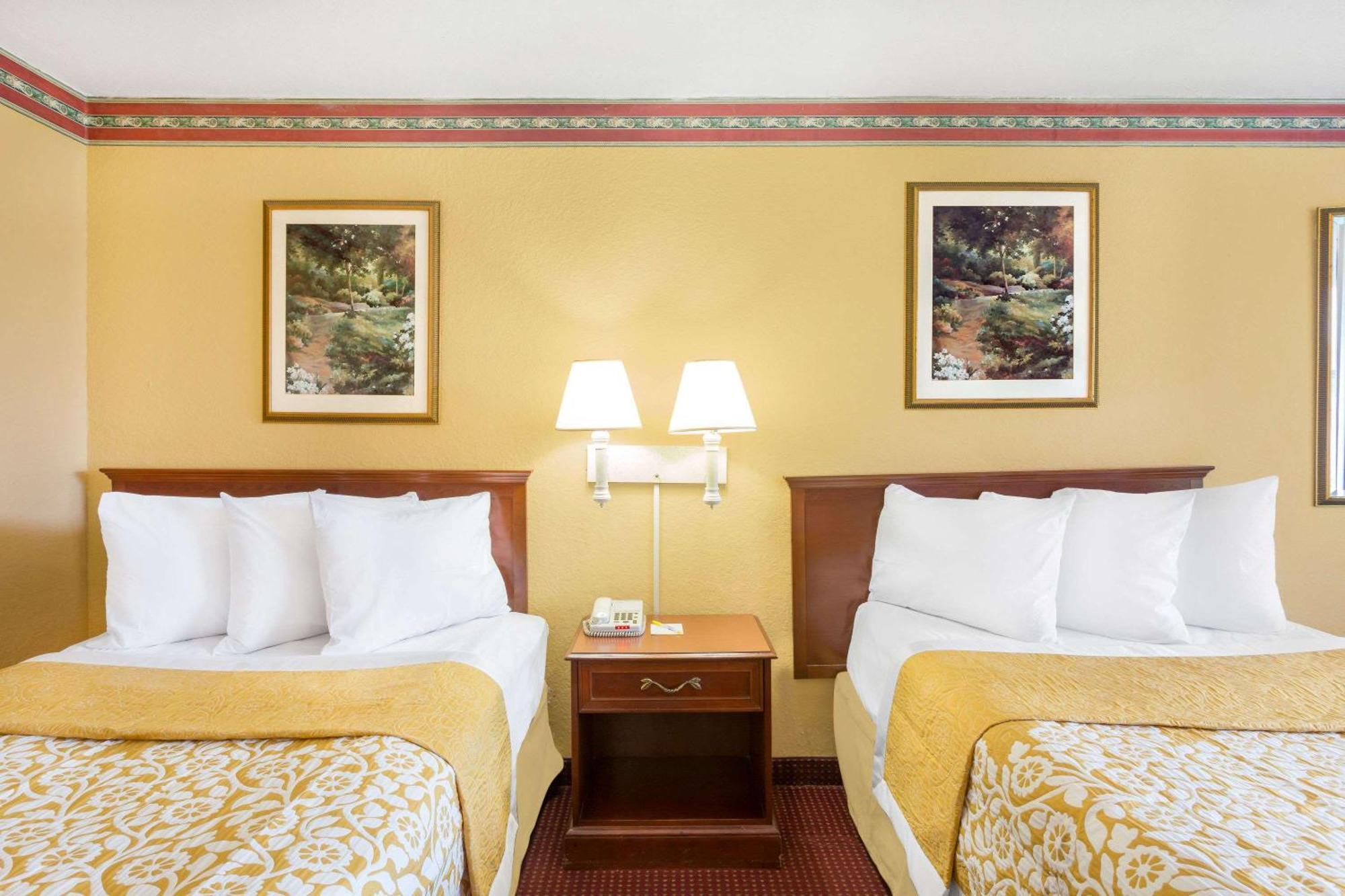 Howard Johnson By Wyndham Orlando-International Drive Exterior photo
