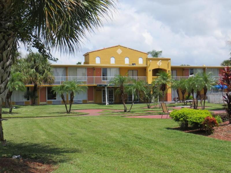 Howard Johnson By Wyndham Orlando-International Drive Exterior photo
