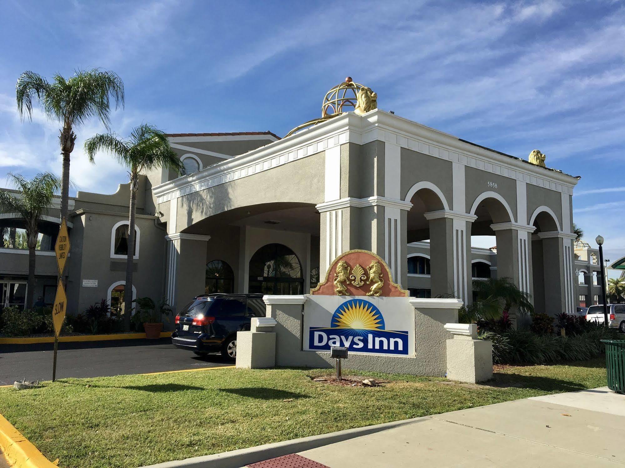 Howard Johnson By Wyndham Orlando-International Drive Exterior photo
