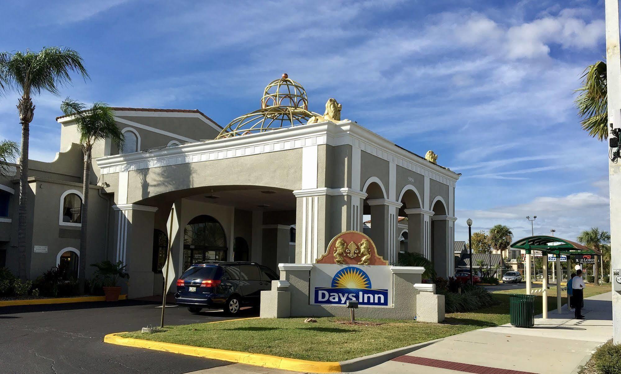 Howard Johnson By Wyndham Orlando-International Drive Exterior photo